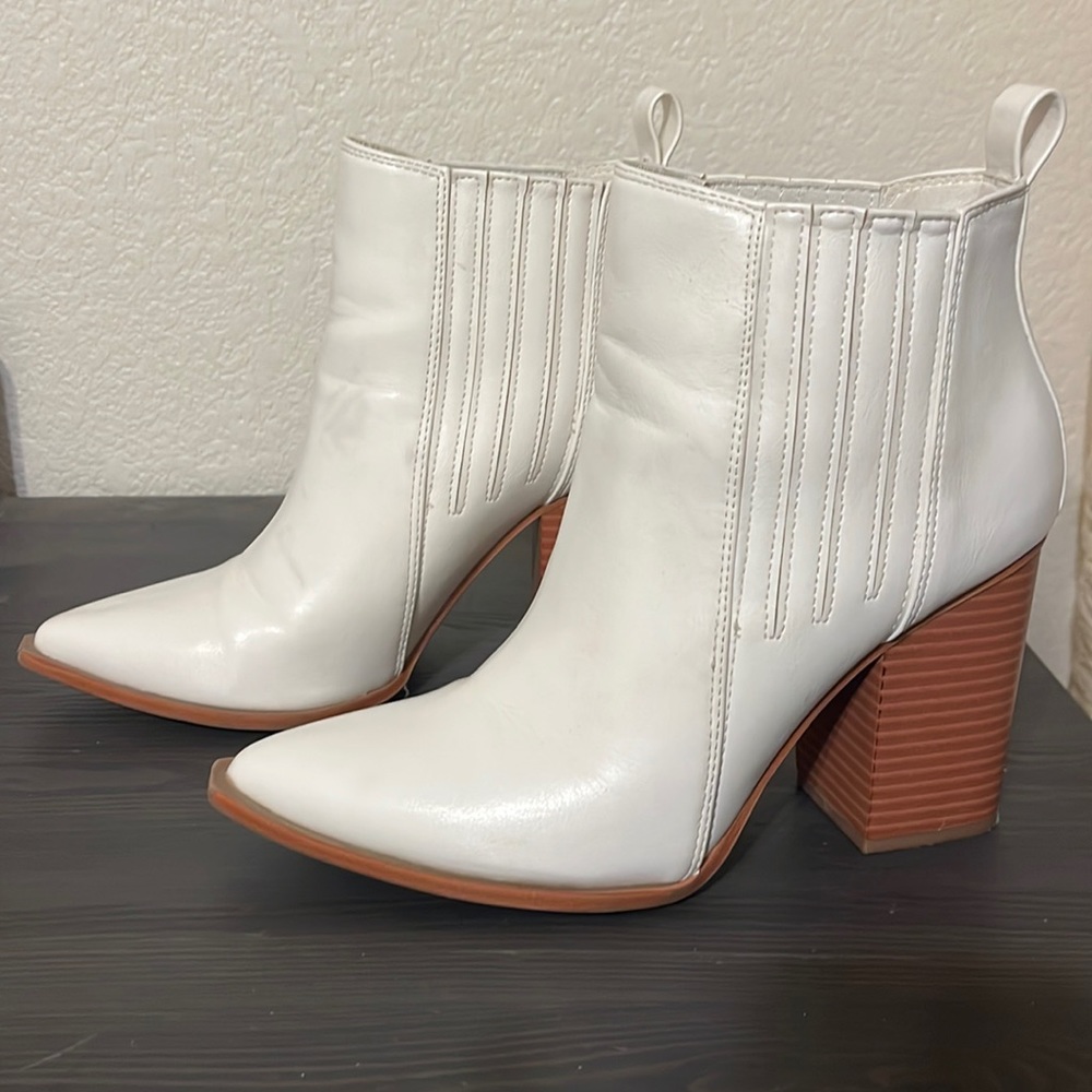 White leather booties size 7